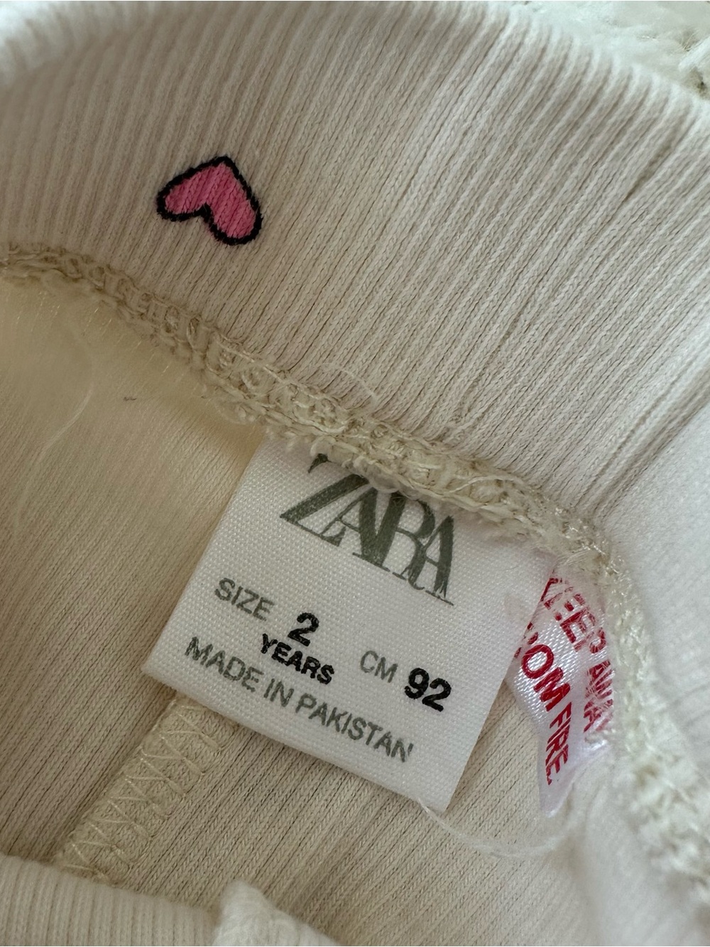 Zara & H&M Ribbed Heart Set - Picture 4 of 9